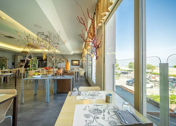 里米尼科拉洛酒店 3* 里米尼